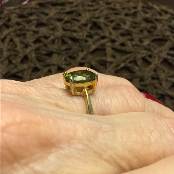 NWOT Oval Peridot & Gold Ring Size 7(SOLD) - Picture 8 of 8